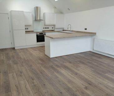 1 Bed Penthouse, Parkside East, CH43 - Photo 2