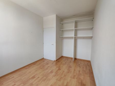 Location Appartement 4 pièces 69m² - Photo 4