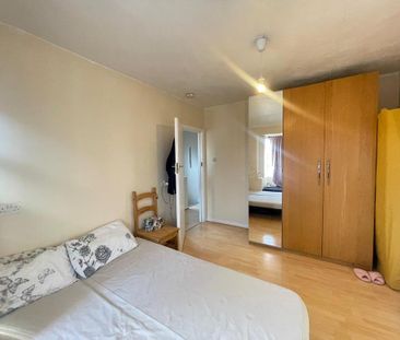 4 bedroom terraced house to rent - Photo 1