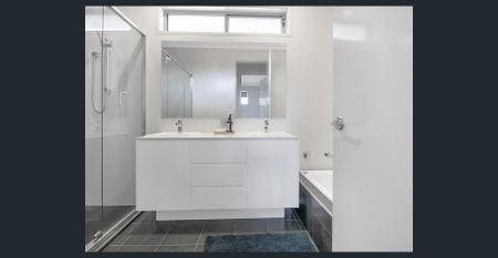 Elegance on Effingham - Photo 3