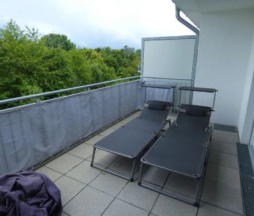 Moderne 3-Zimmer-Wohnung mit Einbauküche, großem Balkon und Aufzug! - Photo 1