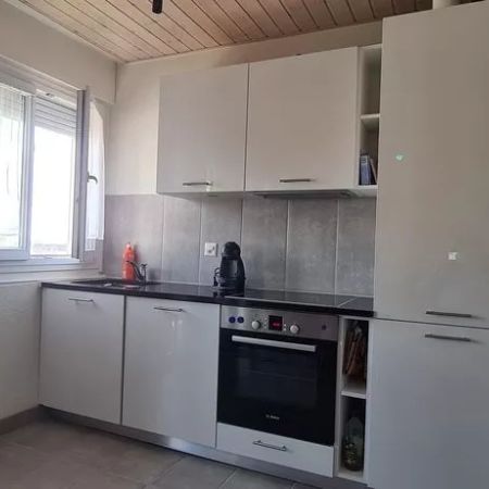 À deux pas des commodités - Photo 3