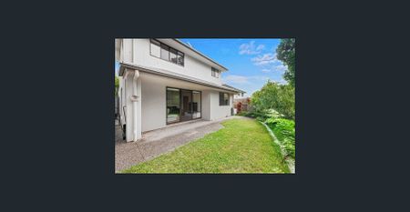 Modern 3-Bedroom Townhouse with Ducted Aircon, Dishwasher & Private Courtyard - Photo 5