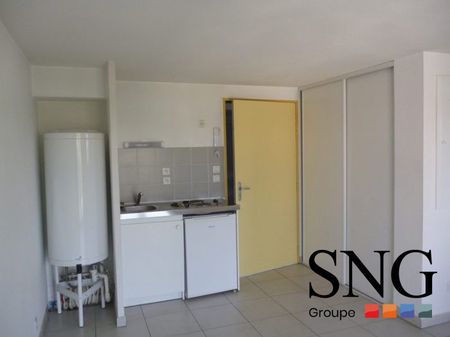 T1 AVEC BALCON ET PARKING - Photo 3