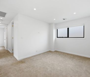 The Brand New Luxury Family Home You've Been Waiting For - Photo 2