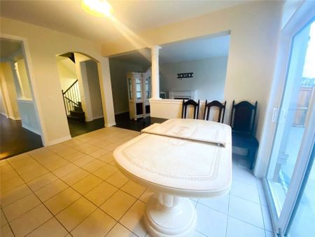 For Lease - 43 Hoxton Road Unit# Upper, Brampton, Ontario - Photo 4