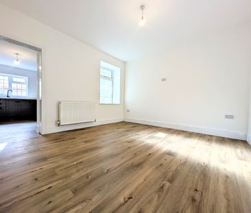 Bridgend Road, Pontyclun, Llanharan - Photo 1