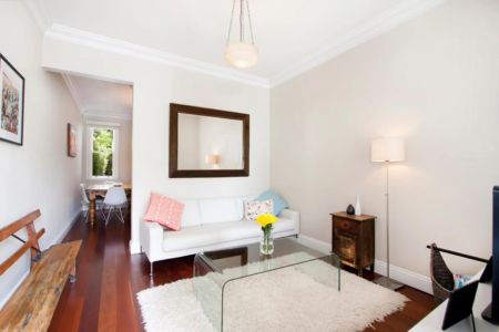 Style and Tranquility with Period Charm - Photo 5