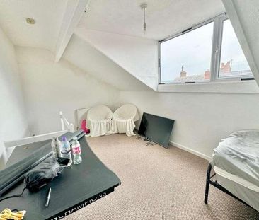 Woodview Terrace, Leeds, LS11 - Photo 2