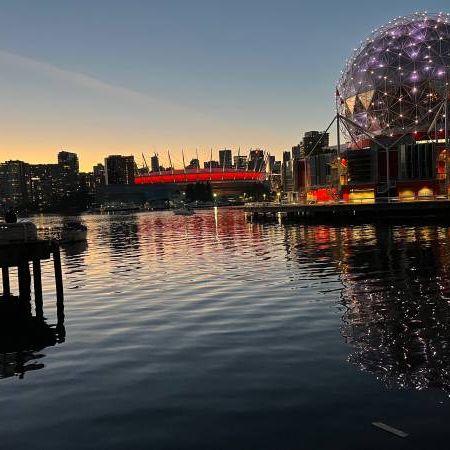 Taylor Swift Dec 6-8 10 min walk to BC place - Photo 1