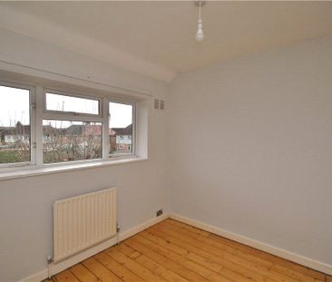 Larch Avenue, Guildford, Surrey, GU1 1JY - Photo 5
