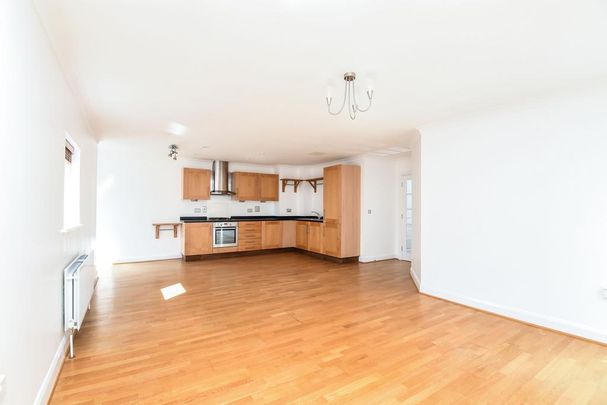 2 bedroom flat to rent - Photo 1