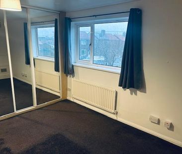 2 bedroom end of terrace house to rent - Photo 6