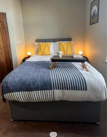 1 bedroom in a flat share to rent - Photo 3