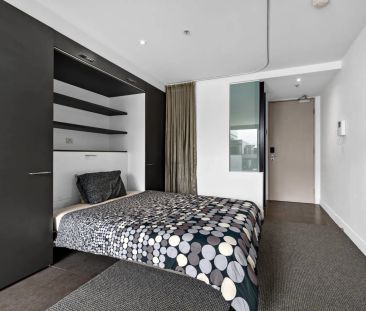 Chic Studio Living in the Heart of Vibrant South Yarra - Photo 6