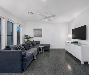 Beautiful Home in the heart of Hendra - Photo 4