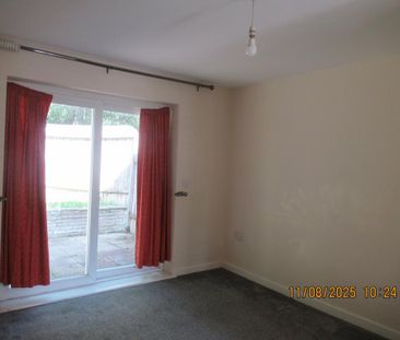 2 bedroom end of terrace house to rent - Photo 6