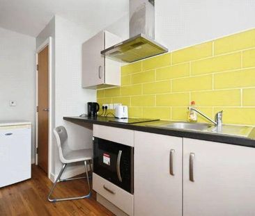 Studio to rent - Photo 3