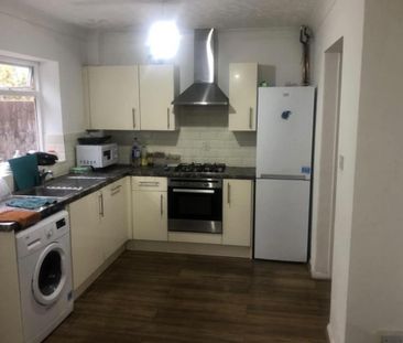 1 bedroom in a house share to rent - Photo 5
