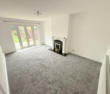 2 bedroom semi-detached bungalow to rent - Photo 4