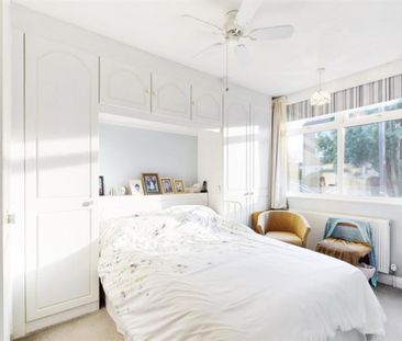 3 bedroom Bungalow To Let - Photo 5