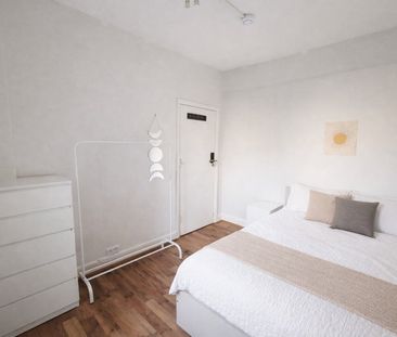Room in a Shared House, Seven Sisters / Turnpike Lane, N15 - Photo 2