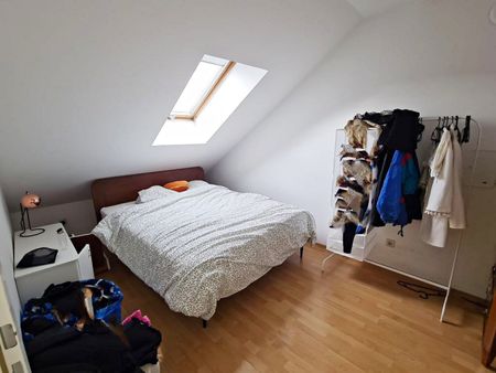 NASCHMARKT-NÄHE, FERNBLICK, 55 m2 Dachgeschoss mit Terrasse, Wohnküche, 1 Zimmer, Galerie, Wannenbad, Parketten, Eggerthgasse - Photo 2