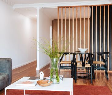 Sleek One Bedroom Apartment - Photo 2