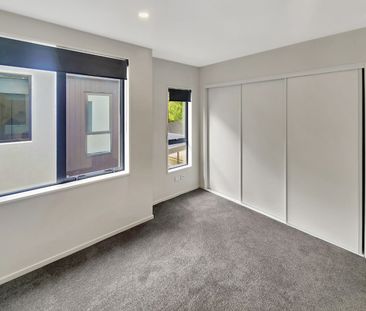 Modern Living - Photo 2