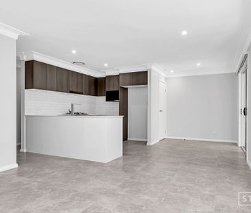 Modern 4 bedroom home - Photo 5