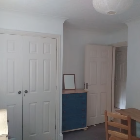 1 bedroom in a house share to rent - Photo 2