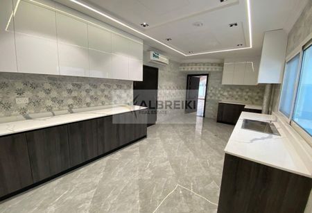 Fully Renovated 5BR Villa | Al Barsha South 1 - Photo 3