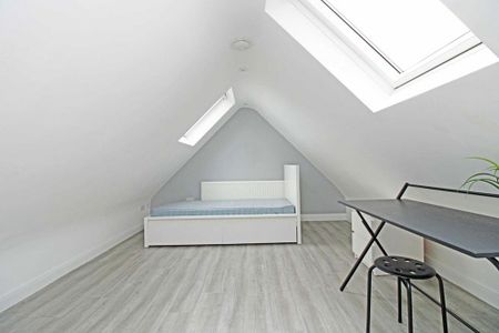 4 bedroom flat to rent - Photo 4