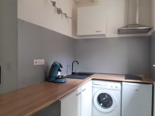 Location Appartement 1 pièce 18m² NIMES 30000 - Photo 1