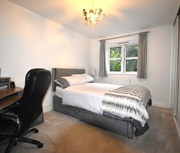 Willow House, Carter Court, RG27 - Photo 5