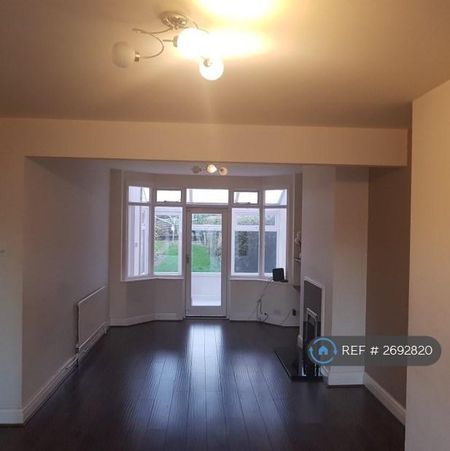 3 bedroom semi-detached house to rent - Photo 3