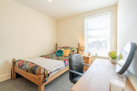 5 bedroom terraced house to rent - Photo 2