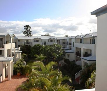 Top Floor Fully Furnished Apartment - Photo 5