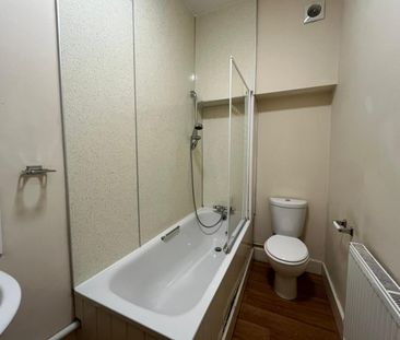 17 Woodland Terrace, Flat 5, Plymouth - Photo 2