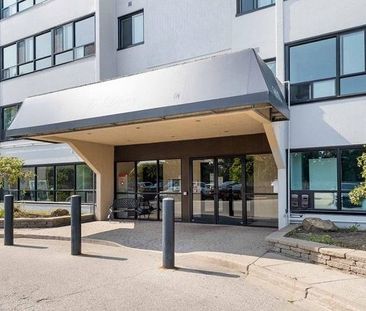 For Lease - 600 Grenfell Drive Unit# 904, London North, Ontario - Photo 1