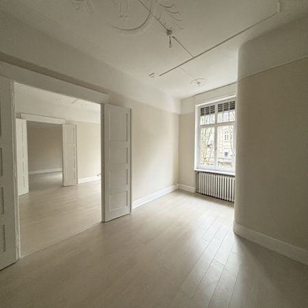 Appartement 6 pièce(s) 4 chambre(s) 199 m² - Photo 3