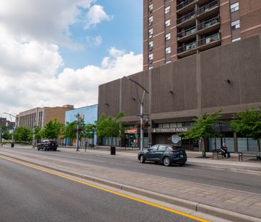 Ouellette Tower Apartments - Photo 4