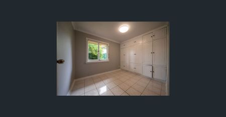 MODERN HOME WITH SEPERATE RETREAT! - Photo 4