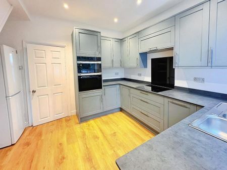 2 bedroom end of terrace house to rent - Photo 5