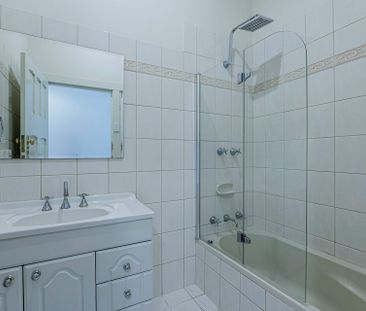 Spacious Family Home and Located Close to Beach - Photo 5