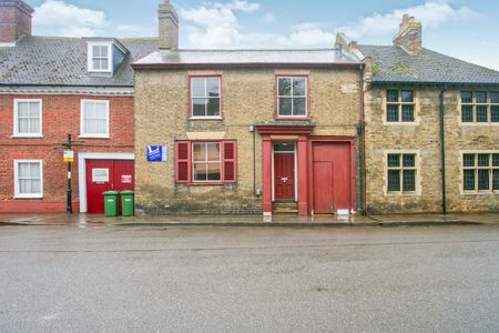 3 bedroom link detached to rent The Broadway, St Ives - Photo 2
