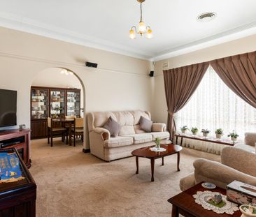 Spacious Family Living in a Peaceful Emu Heights Setting - Photo 4