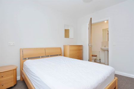 24 Maldon Court, Belfast, BT12 6GY - Photo 5