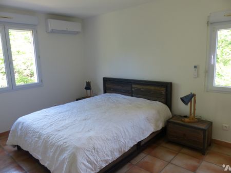 P2 meublé en duplex + terrasse + parking - Photo 2