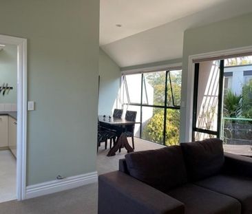 3 BEDROOM TOWNHOUSE - FURNISHED - LEVEL WALK TO BEACH - Photo 2